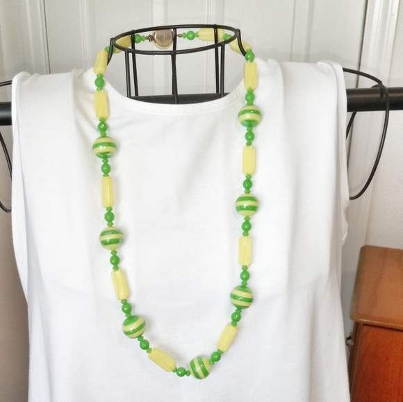 Jewelry - 💐Vintage Made In Austria Bead Necklace